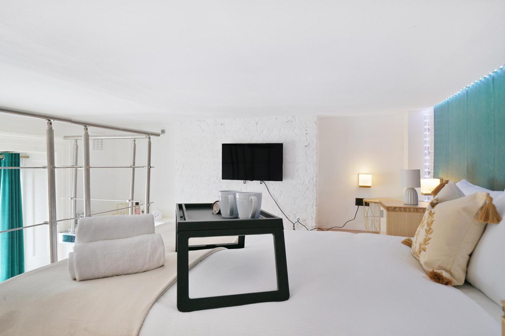 Cozy Split-Level Studio By Livestay Short Lets & Serviced Accommodation London Eksteriør billede