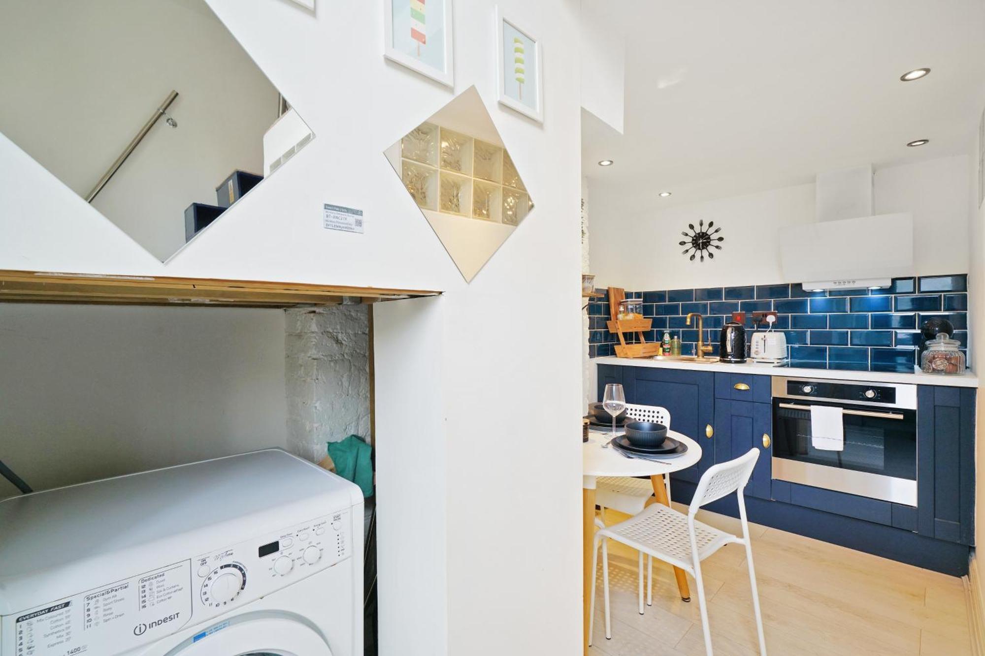 Cozy Split-Level Studio By Livestay Short Lets & Serviced Accommodation London Eksteriør billede